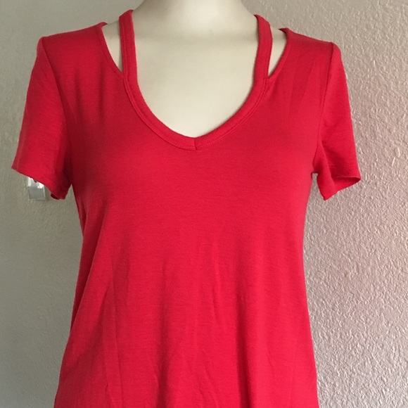 Hot Pink top. - Picture 1 of 1